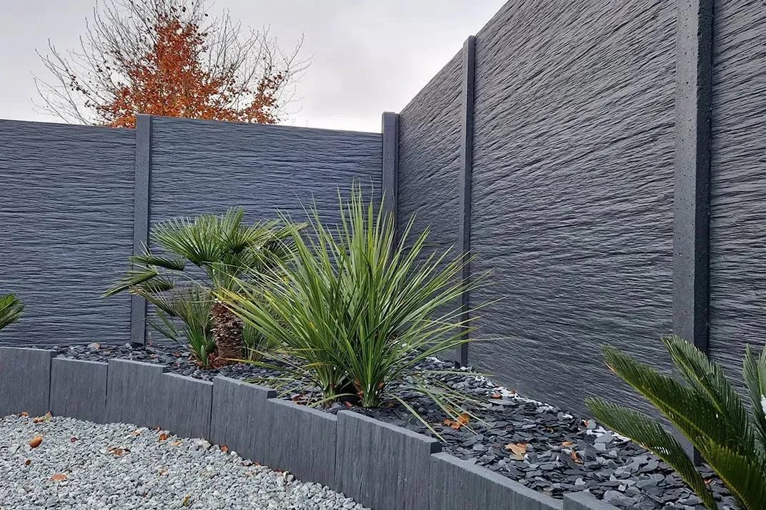 Mur et clôture réalisés par Cyril Bunel